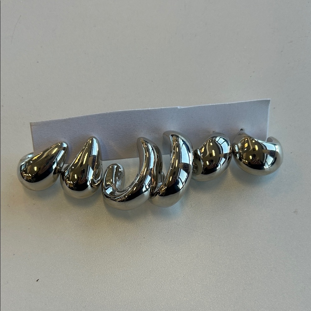 Silver Metallic Sculptural Earrings Set